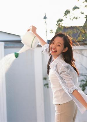 ハーブピーリングで肌を再生させる